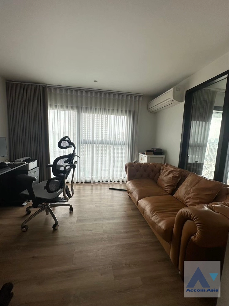  1  2 br Condominium For Sale in Silom ,Bangkok BTS Surasak at The Lofts Silom AA42394