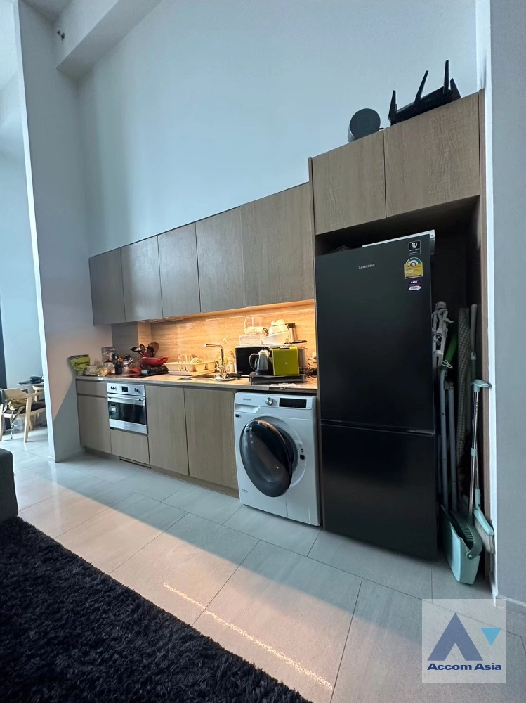 5  2 br Condominium For Sale in Silom ,Bangkok BTS Surasak at The Lofts Silom AA42394