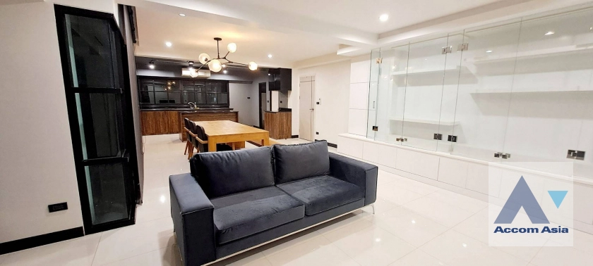 unit 1 Bedroom  Apartment For Rent in Sukhumvit, Bangkok  near BTS Punnawithi (AA42402)