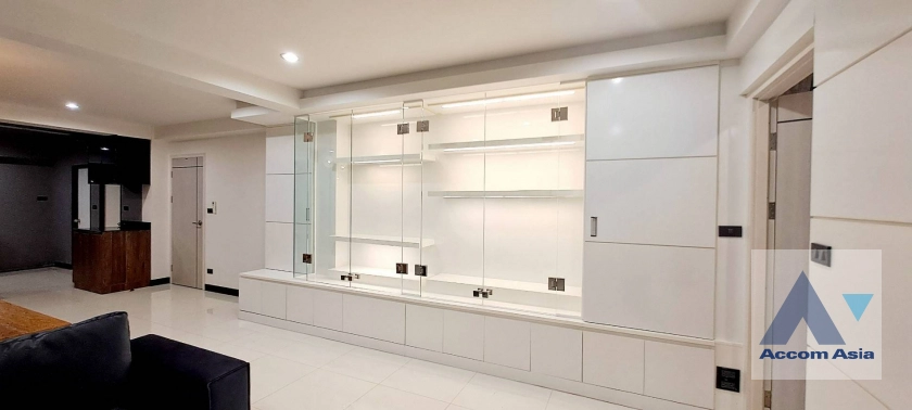 unit 1 Bedroom  Apartment For Rent in Sukhumvit, Bangkok  near BTS Punnawithi (AA42402)