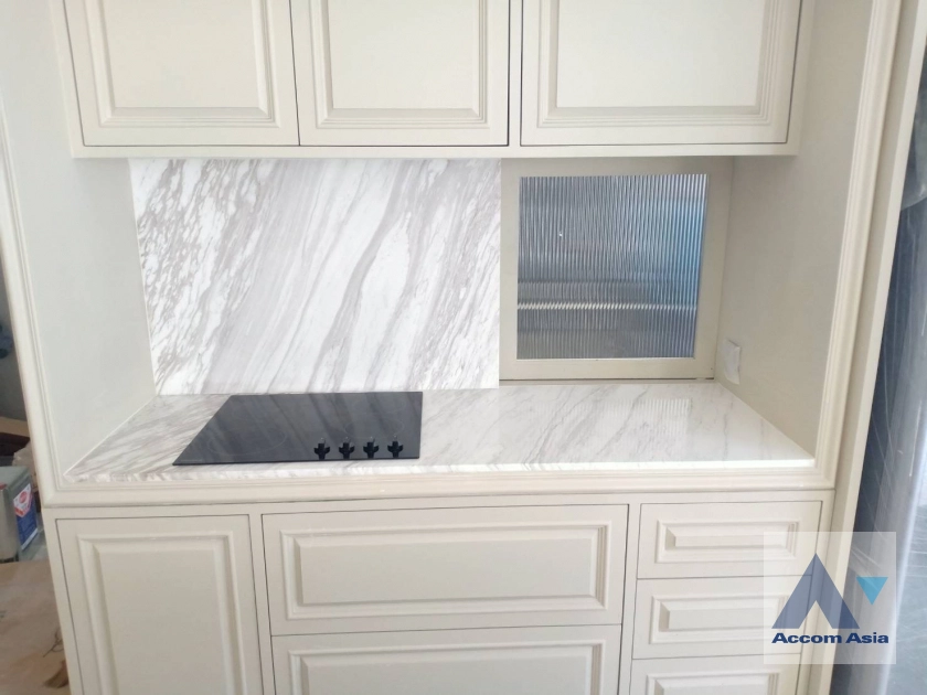  1  4 br House For Sale in Sukhumvit ,Bangkok BTS Ekkamai AA42407