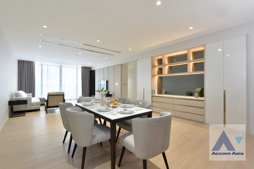 unit 3 Bedrooms  Apartment For Rent & Sale in Sukhumvit, Bangkok  near BTS Asok (AA42415)