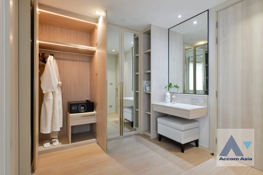 8  3 br Apartment for rent and sale in Sukhumvit ,Bangkok BTS Asok at New Modern Apartment 750m from Asok Interchange AA42415