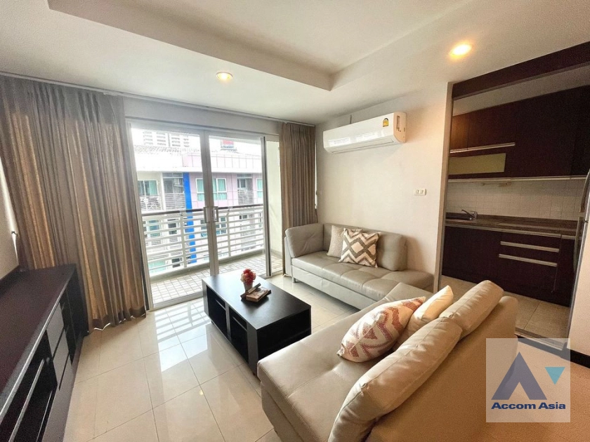 unit 2 Bedrooms  Condominium For Rent in Sukhumvit, Bangkok  near BTS Ekkamai (AA42418)