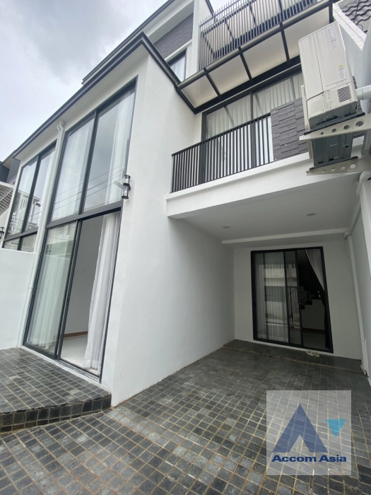  1  3 br Townhouse for rent and sale in Sukhumvit ,Bangkok BTS Ekkamai AA42420