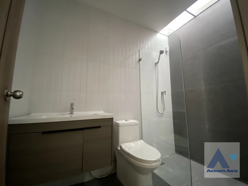 22  3 br Townhouse for rent and sale in Sukhumvit ,Bangkok BTS Ekkamai AA42420