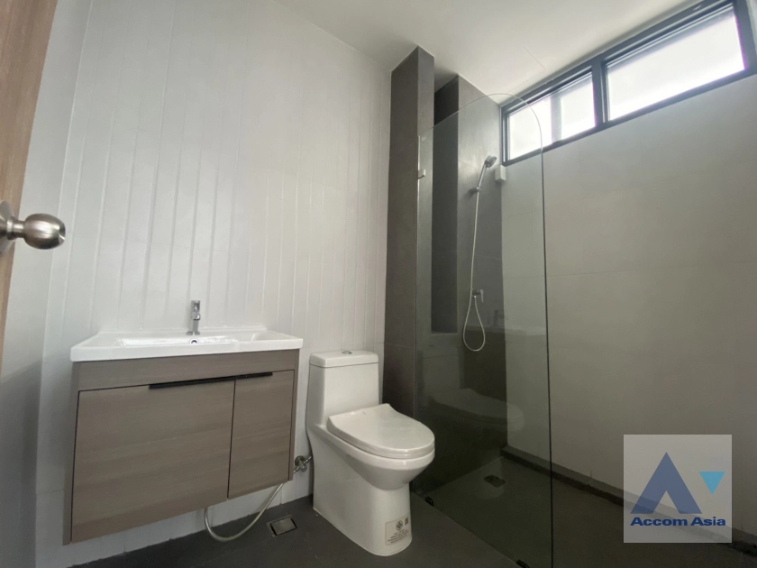 21  3 br Townhouse for rent and sale in Sukhumvit ,Bangkok BTS Ekkamai AA42420
