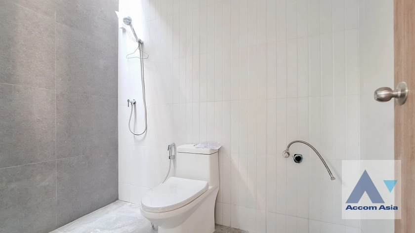 15  3 br Townhouse for rent and sale in Sukhumvit ,Bangkok BTS Ekkamai AA42421