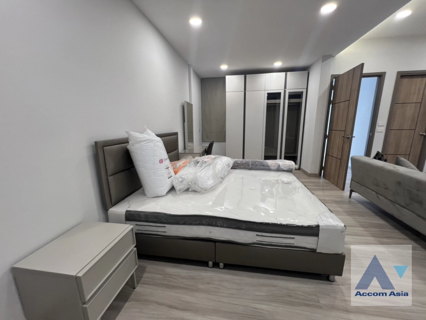 16  3 br Townhouse for rent and sale in Sukhumvit ,Bangkok BTS Ekkamai AA42421