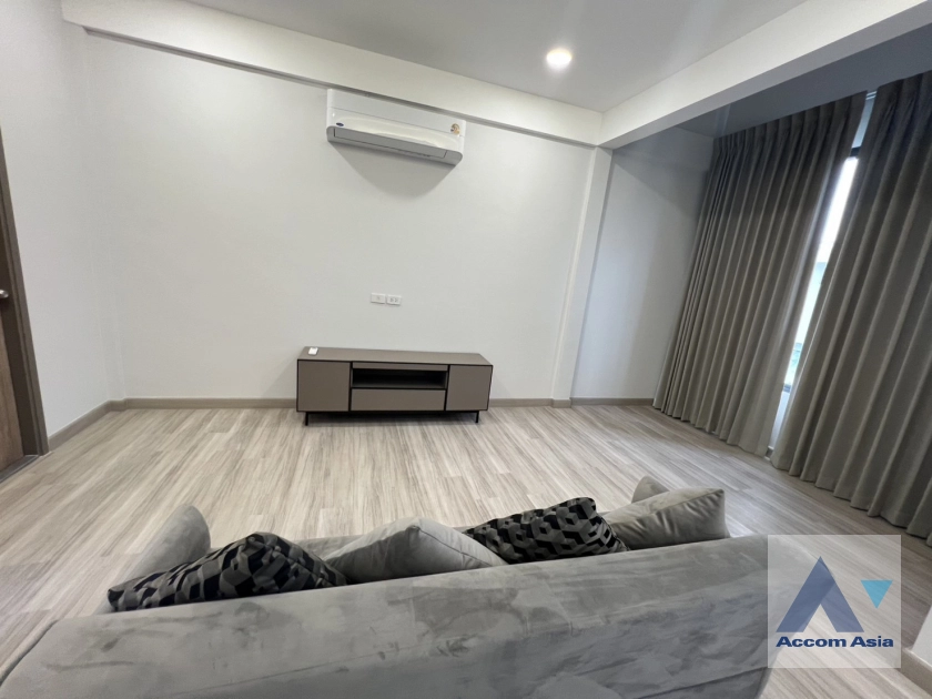 17  3 br Townhouse for rent and sale in Sukhumvit ,Bangkok BTS Ekkamai AA42421