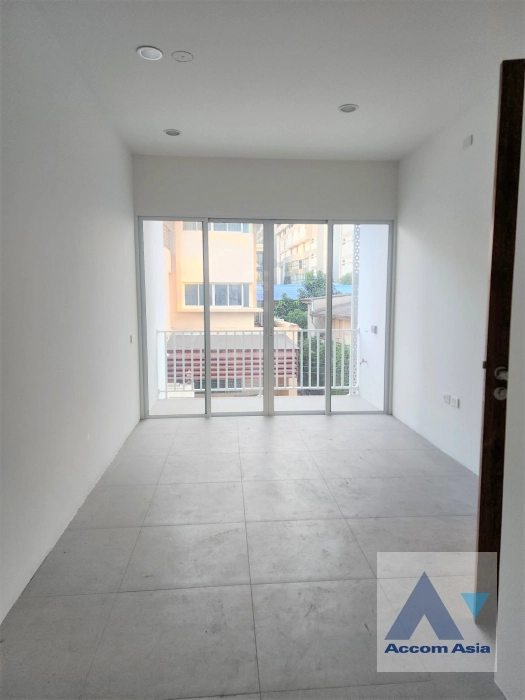  2  2 br Townhouse for rent and sale in Sukhumvit ,Bangkok  AA42431