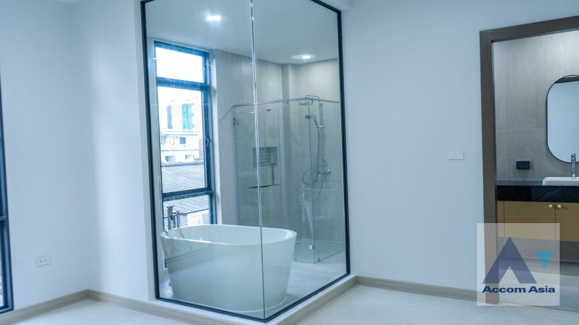 11  3 br House for rent and sale in Sukhumvit ,Bangkok BTS On Nut AA42433