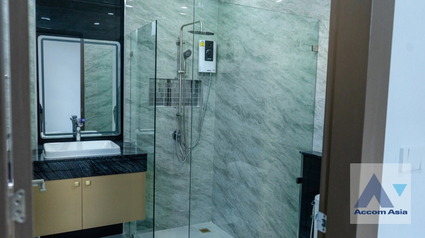 14  3 br House for rent and sale in Sukhumvit ,Bangkok BTS On Nut AA42433