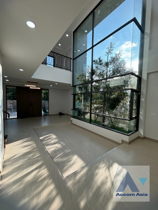  1  3 br House for rent and sale in Sukhumvit ,Bangkok BTS On Nut AA42433