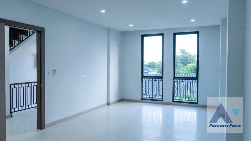 7  3 br House for rent and sale in Sukhumvit ,Bangkok BTS On Nut AA42433