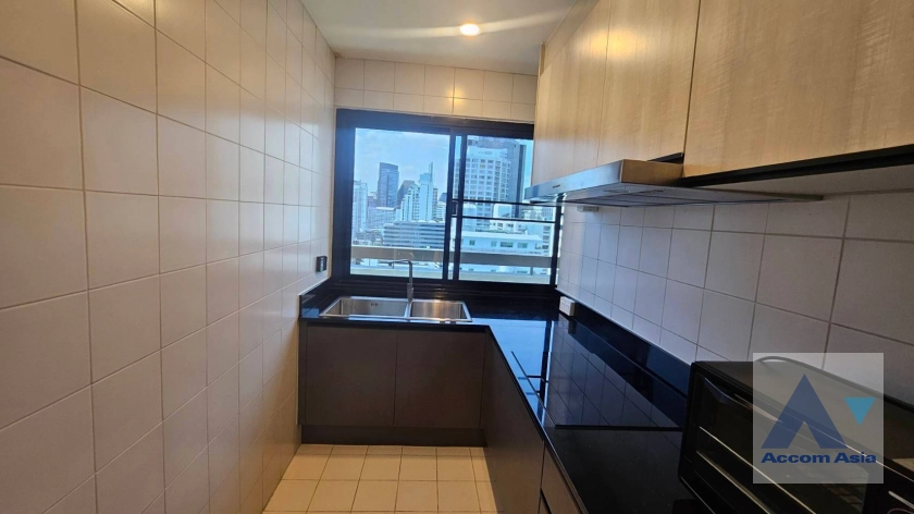 unit 2 Bedrooms  Apartment For Rent in Sukhumvit, Bangkok  near BTS Asok - MRT Sukhumvit (AA42438)