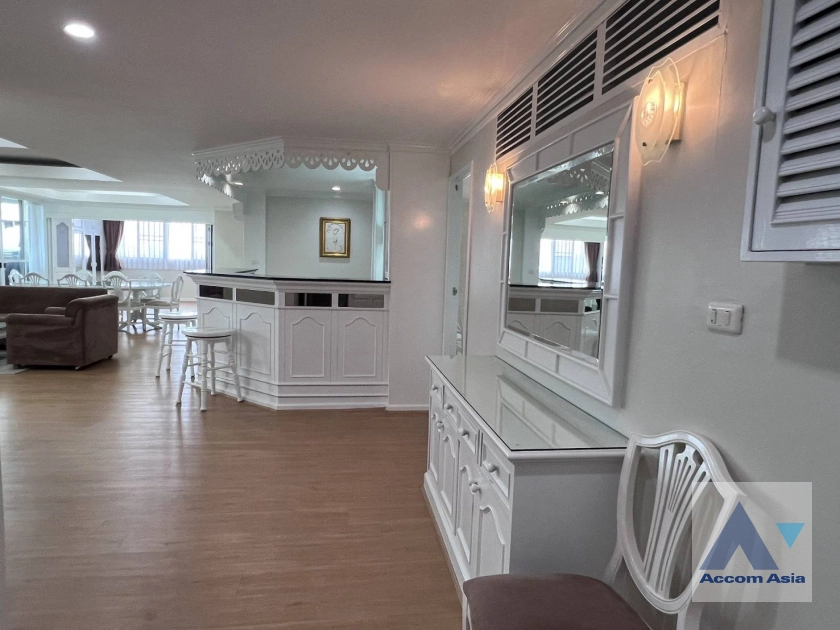 4  4 br Condominium For Rent in Sukhumvit ,Bangkok BTS Ekkamai at Tai Ping Tower AA42447