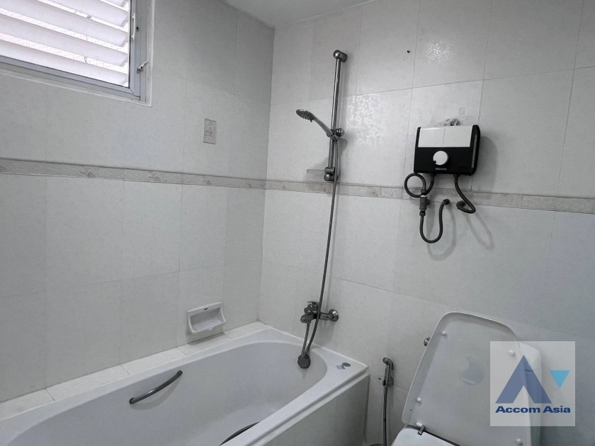 23  4 br Condominium For Rent in Sukhumvit ,Bangkok BTS Ekkamai at Tai Ping Tower AA42447