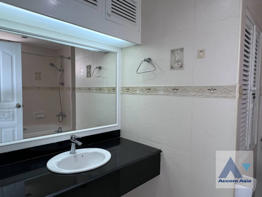 25  4 br Condominium For Rent in Sukhumvit ,Bangkok BTS Ekkamai at Tai Ping Tower AA42447