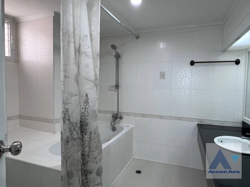 24  4 br Condominium For Rent in Sukhumvit ,Bangkok BTS Ekkamai at Tai Ping Tower AA42447