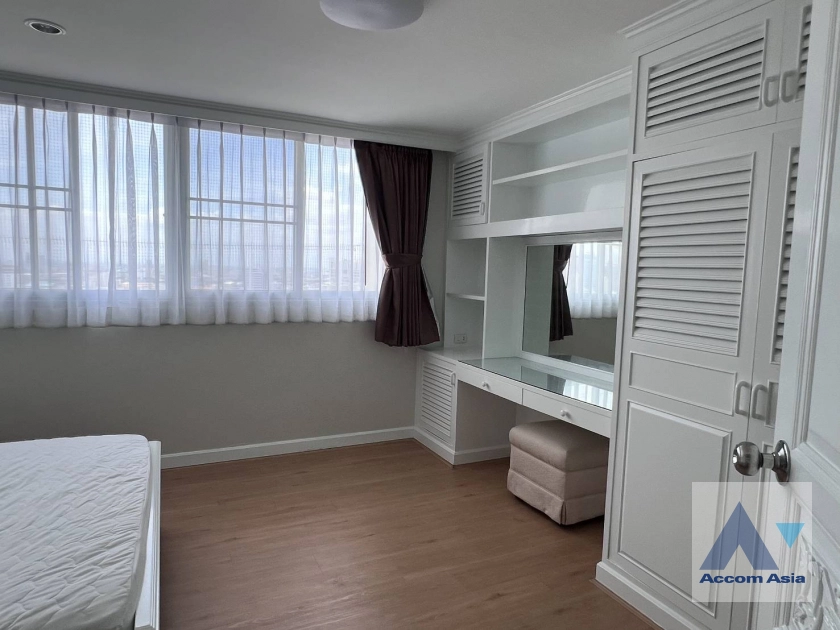 18  4 br Condominium For Rent in Sukhumvit ,Bangkok BTS Ekkamai at Tai Ping Tower AA42447