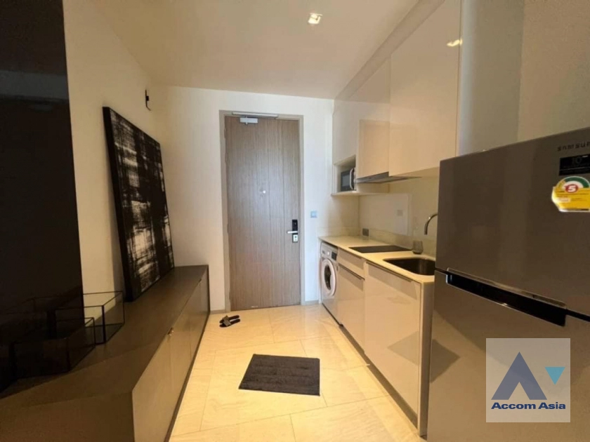 unitFully Furnished |  1 Bedroom  Condominium For Sale in Silom, Bangkok  near BTS Chong Nonsi (AA42458)