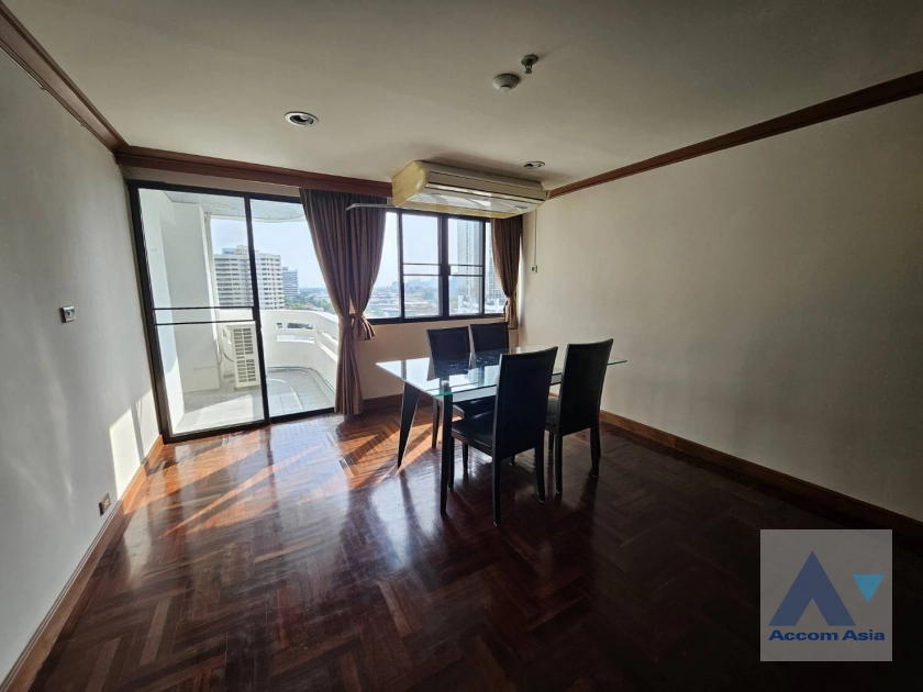 unit 2 Bedrooms  Apartment For Rent in Sukhumvit, Bangkok  near BTS Phrom Phong (AA42469)