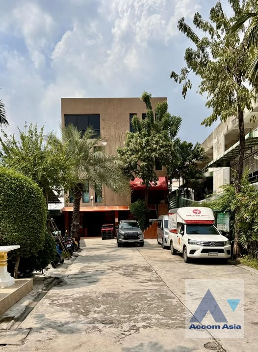 unit Building For Rent in Sukhumvit, Bangkok  near BTS Bang Chak (AA42474)