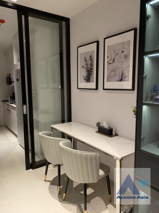 unit 1 Bedroom  Condominium For Rent in Silom, Bangkok  near BTS Chong Nonsi (AA42477)