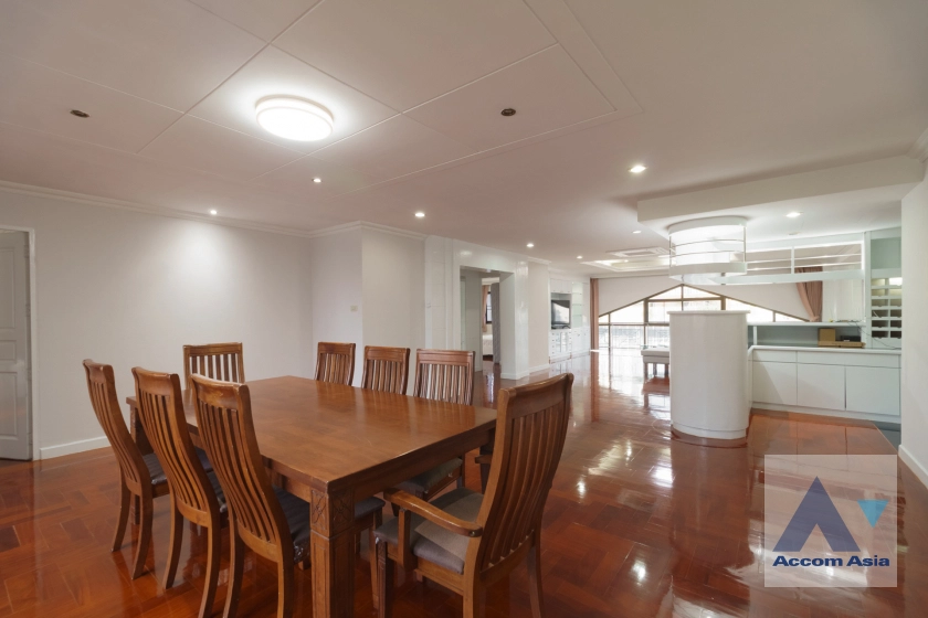 unit 3 Bedrooms  Apartment For Rent in Sukhumvit, Bangkok  near BTS Phrom Phong (AA42479)