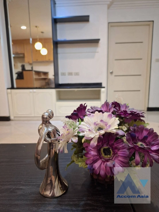 unit 1 Bedroom  Condominium For Rent in Sukhumvit, Bangkok  near BTS Asok - MRT Sukhumvit (AA42492)