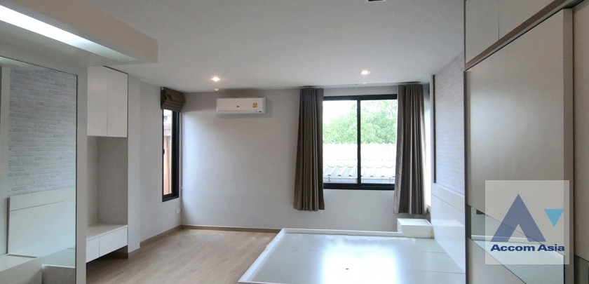 8  3 br House for rent and sale in Sukhumvit ,Bangkok BTS Ekkamai AA42494