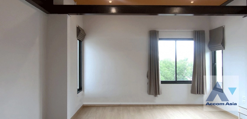 11  3 br House for rent and sale in Sukhumvit ,Bangkok BTS Ekkamai AA42494