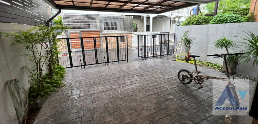 19  3 br House for rent and sale in Sukhumvit ,Bangkok BTS Ekkamai AA42494