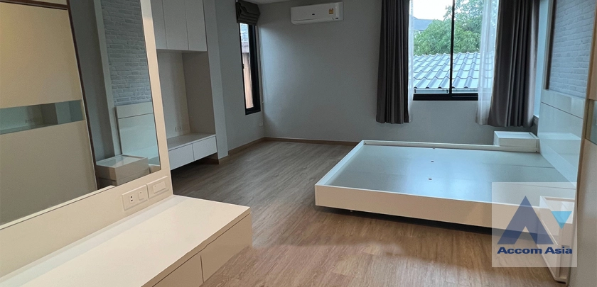 9  3 br House for rent and sale in Sukhumvit ,Bangkok BTS Ekkamai AA42494
