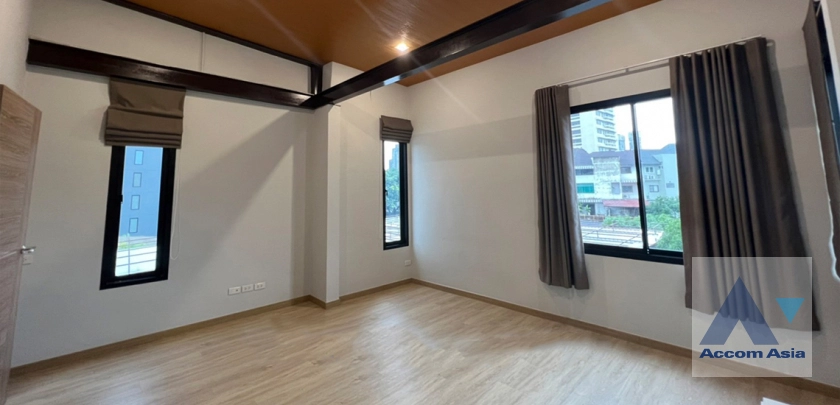 13  3 br House for rent and sale in Sukhumvit ,Bangkok BTS Ekkamai AA42494