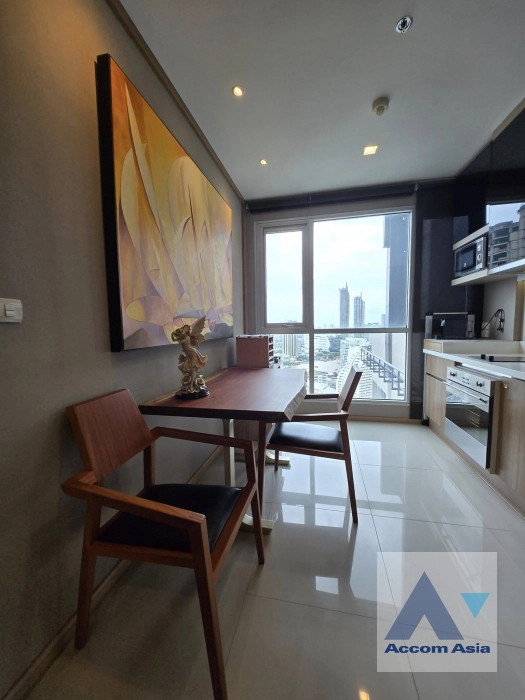 unit 1 Bedroom  Condominium For Rent & Sale in Sathorn, Bangkok  near BTS Saphan Taksin (AA42496)