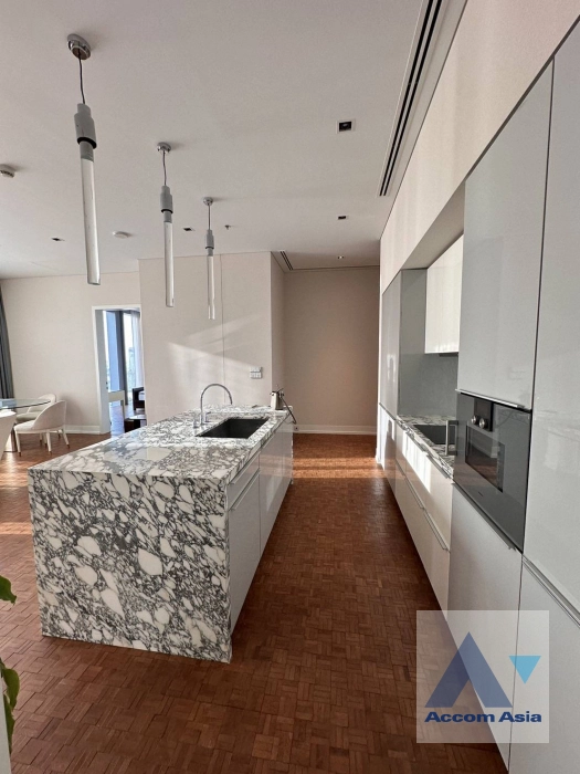 unit 2 Bedrooms  Condominium For Rent in Silom, Bangkok  near BTS Chong Nonsi (AA42498)