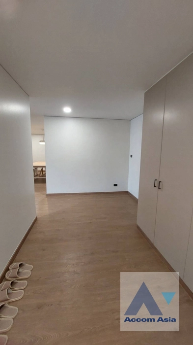 5  4 br Apartment For Rent in Sathorn ,Bangkok BTS Sala Daeng - MRT Lumphini at Children Dreaming Place - Garden AA42502