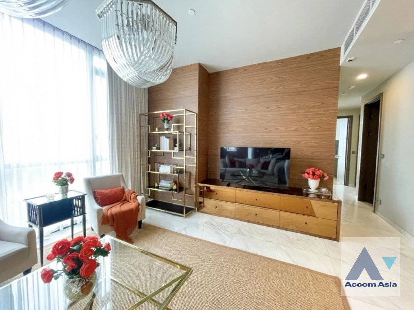unitElegant condo with classic furnishings and chandelierat The Monument Thong Lo (AA42517)