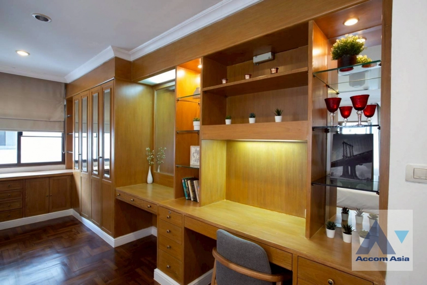 9  3 br Apartment for rent and sale in Sukhumvit ,Bangkok BTS Phrom Phong at 10 Mins from BTS with Shuttle Bus Service AA42523