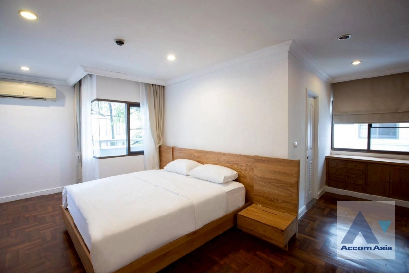 8  3 br Apartment for rent and sale in Sukhumvit ,Bangkok BTS Phrom Phong at 10 Mins from BTS with Shuttle Bus Service AA42523