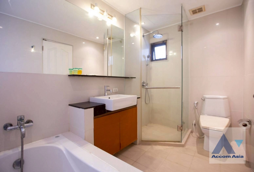 12  3 br Apartment for rent and sale in Sukhumvit ,Bangkok BTS Phrom Phong at 10 Mins from BTS with Shuttle Bus Service AA42523