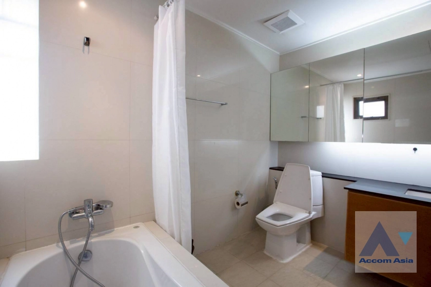 13  3 br Apartment for rent and sale in Sukhumvit ,Bangkok BTS Phrom Phong at 10 Mins from BTS with Shuttle Bus Service AA42523