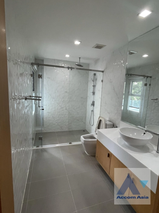 15  3 br Apartment For Rent in Sukhumvit ,Bangkok BTS Phrom Phong at Apartment with Top Facilities, Close to Emshere AA42525