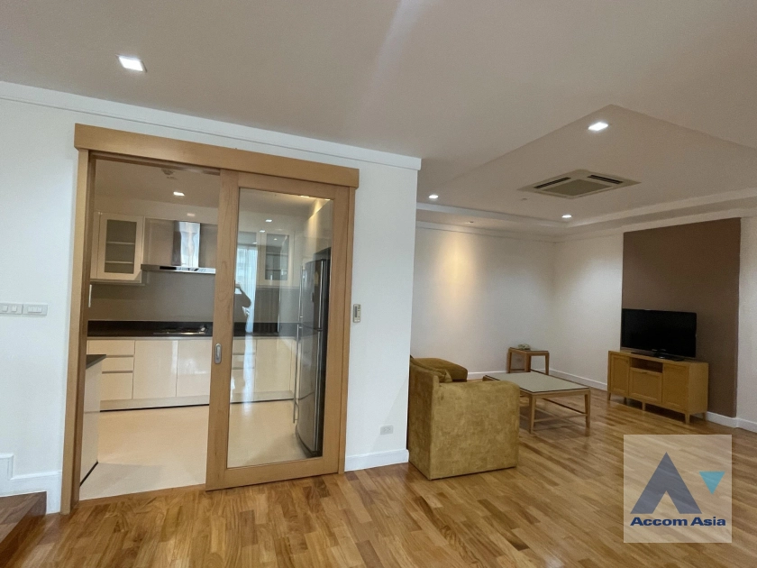  1  3 br Apartment For Rent in Sukhumvit ,Bangkok BTS Phrom Phong at Apartment with Top Facilities, Close to Emshere AA42525