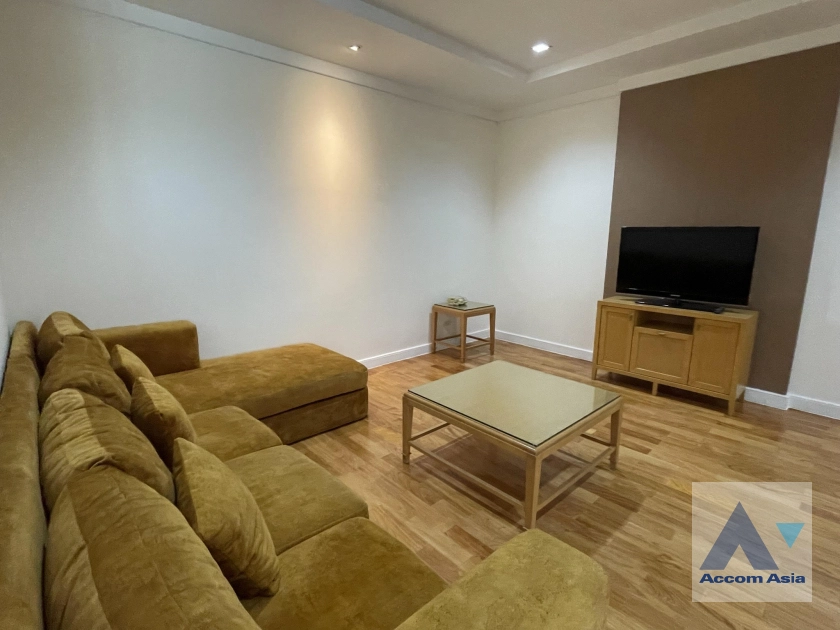 unit 3 Bedrooms  Apartment For Rent in Sukhumvit, Bangkok  near BTS Phrom Phong (AA42525)