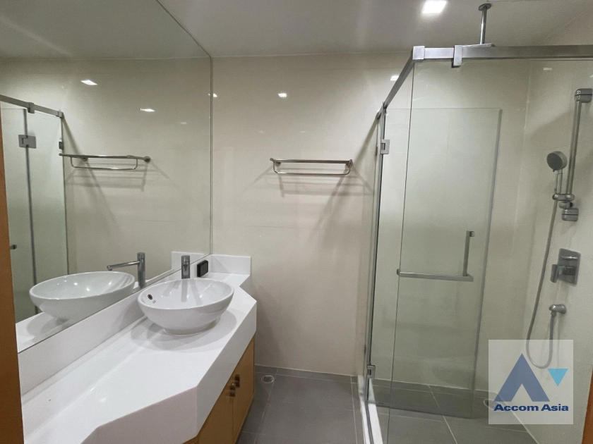 16  3 br Apartment For Rent in Sukhumvit ,Bangkok BTS Phrom Phong at Apartment with Top Facilities, Close to Emshere AA42525