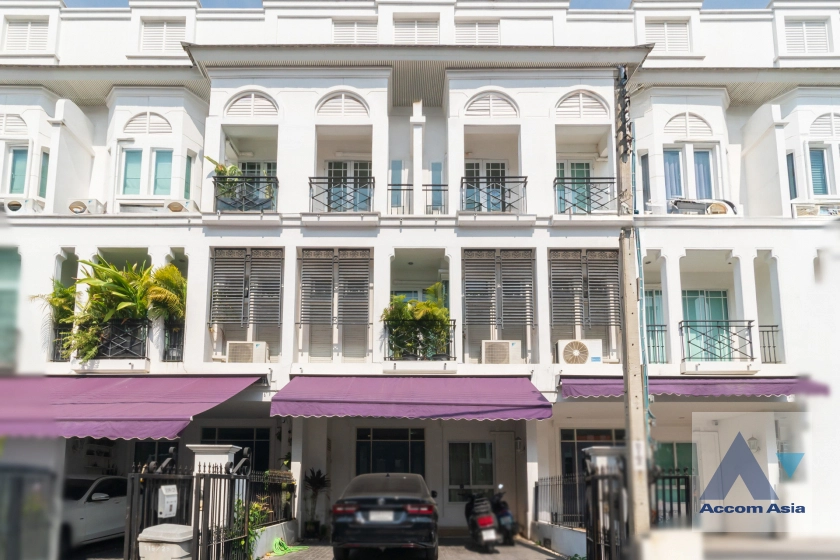  2  4 br Townhouse For Sale in Sukhumvit ,Bangkok BTS Bang Chak at Leon Sukhumvit 62 AA42527