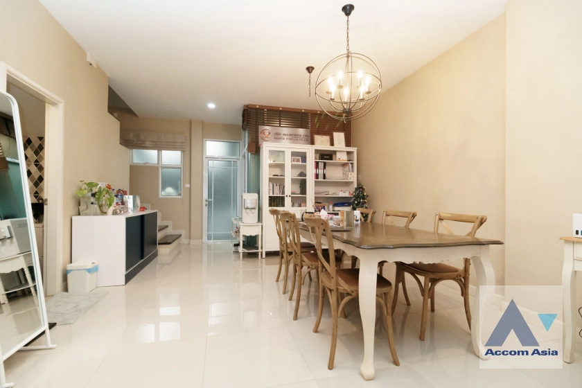 5  4 br Townhouse For Sale in Sukhumvit ,Bangkok BTS Bang Chak at Leon Sukhumvit 62 AA42527